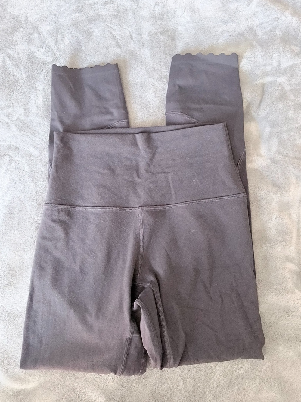 align scalloped leggings